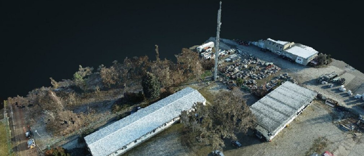 Punktwolke auf Basis von Drohnendaten einer Liegenschaft des THW bei Cottbus in Site Scan for ArcGIS von Esri (Gebäudedokumentation für die BImA).